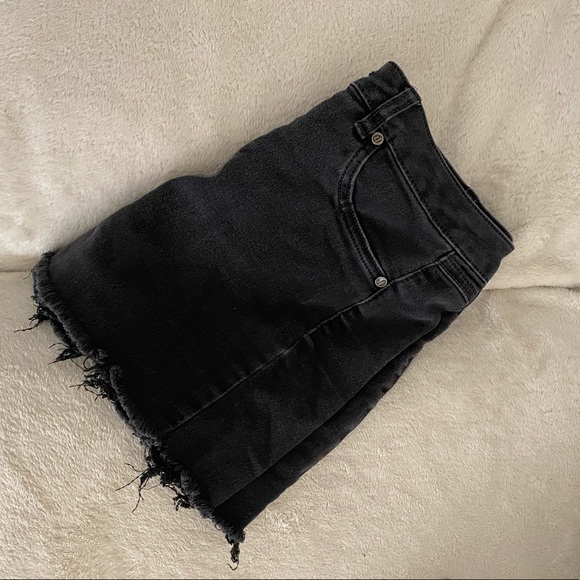 D. Jeans Black Distressed Denim Shorts - Picture 2 of 6